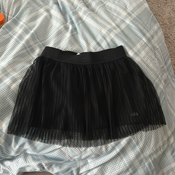 ALO Yoga Dresses & Skirts - MESH FLIRTY TENNIS SKIRT ALO - Size S